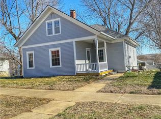 206 E 6th St, Mound City, MO 64470