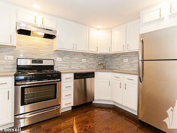 3rd image of 1940 N Bissell St #1523