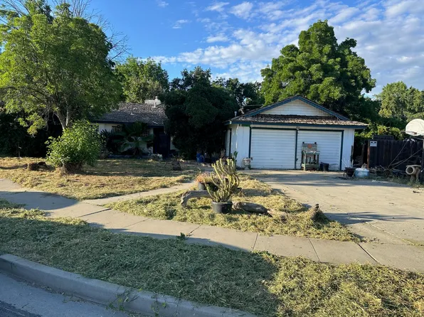 854 Laurence Court, Hanford, CA 93230