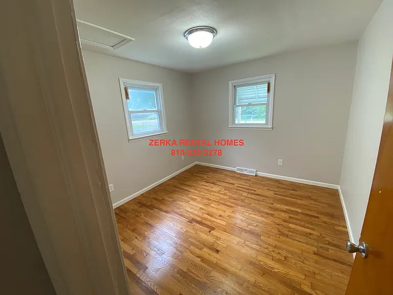 2077 Algonac Dr — Photo 5
