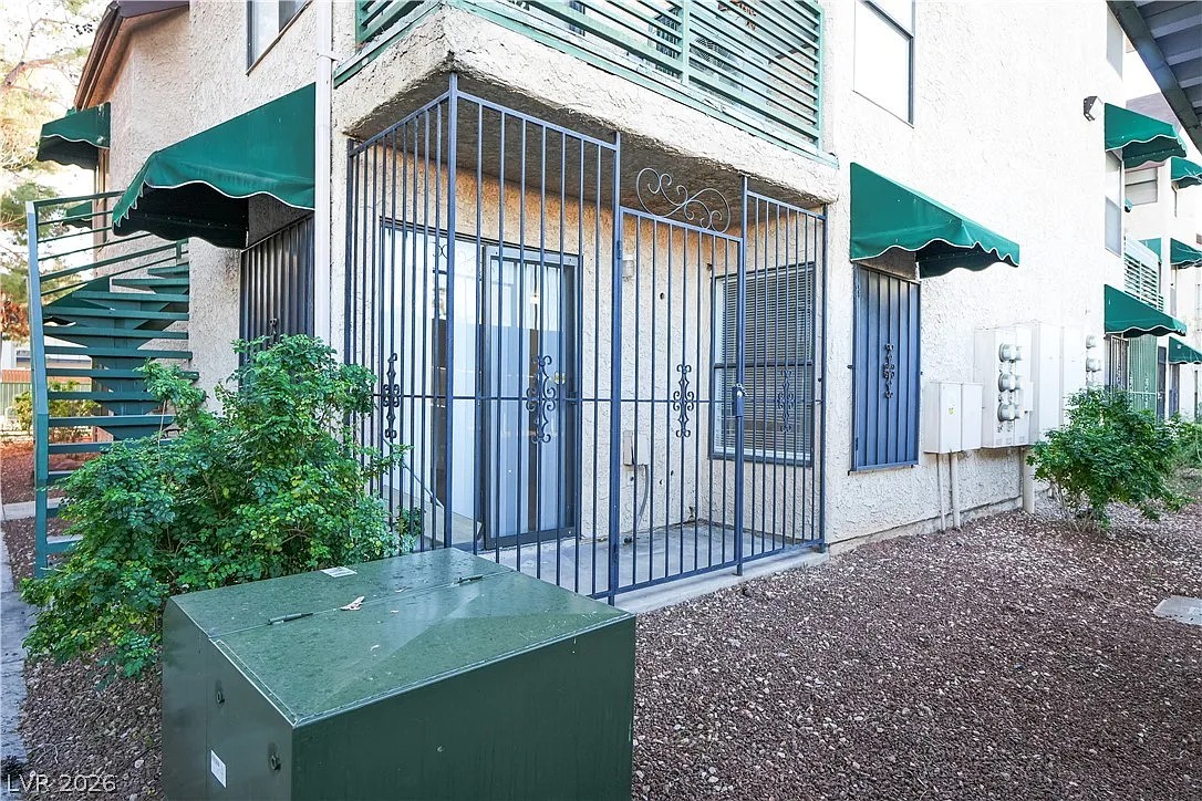 1 bed, 1.0 bath, 462 sqft, $1,050 — Photo 1