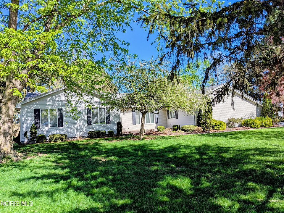 1st image of 916 Monterey Ct