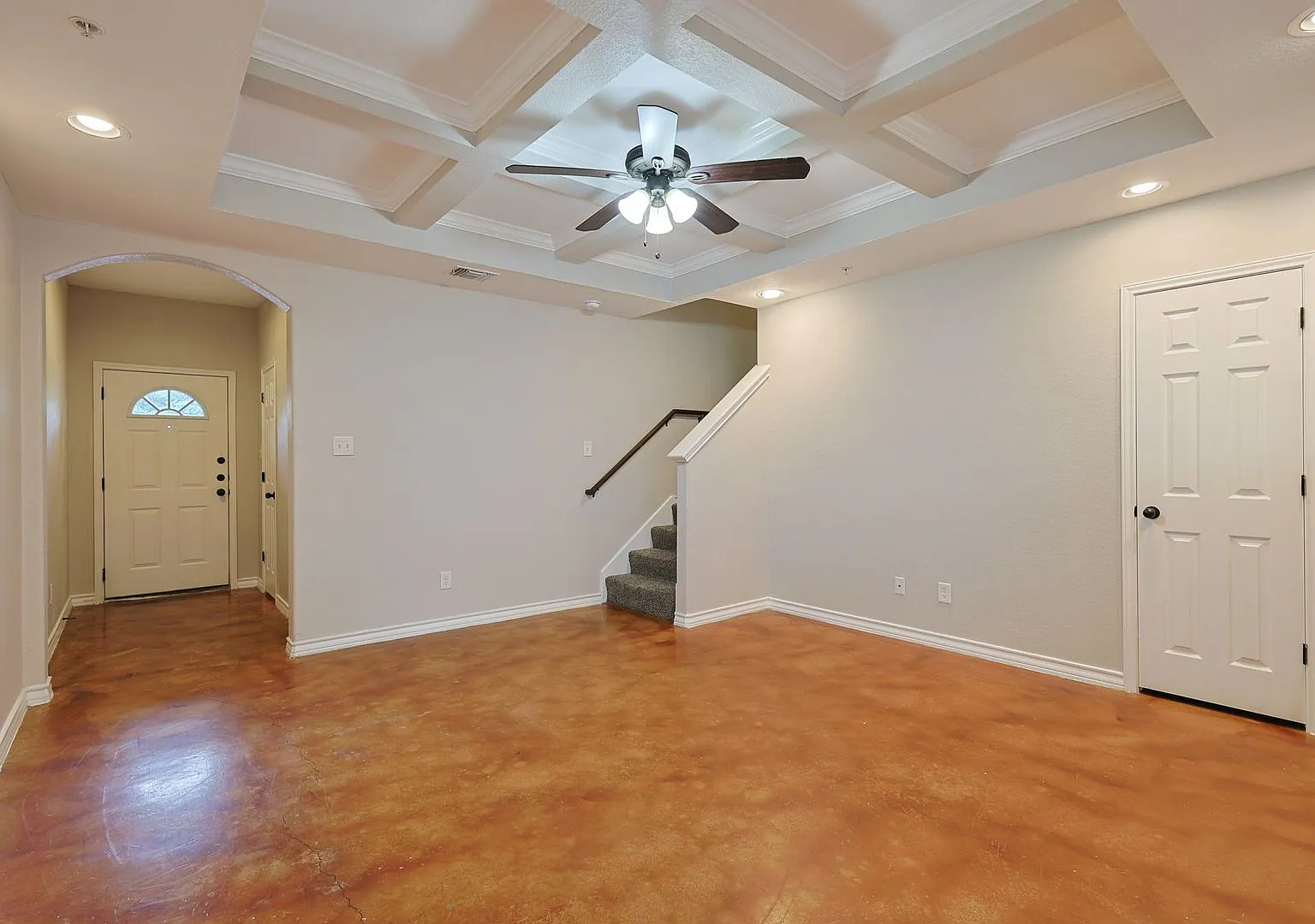 3 Bed 2.5 Townhome near Bandera & I-410 — Photo 4