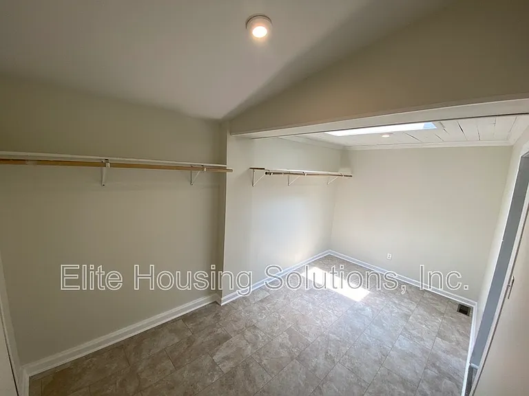 4672 W Lee Hwy — Photo 13