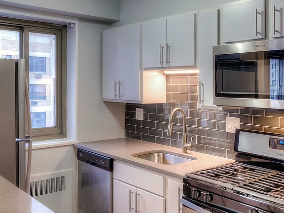 3rd image of 1349 N Lake Shore Dr #307