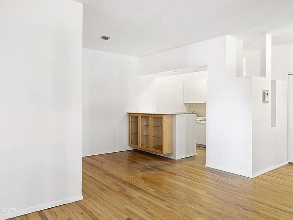 4th image of 14 Prince St APT 4J