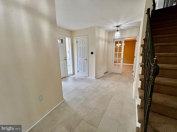 2nd image of 14 E Darrah Ln