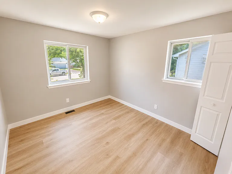5514 Cabot St — Photo 9