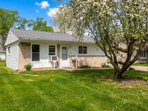 22 Wren Rd, Carpentersville, IL 60110