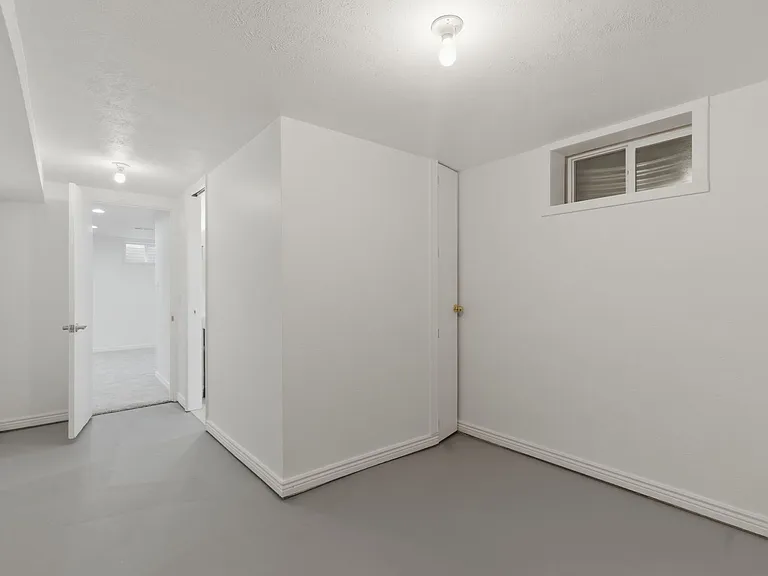 8111 E Briarwood Blvd — Photo 24