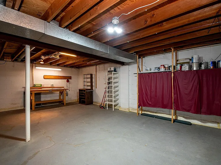 2405 W Carriage Ln — Photo 26