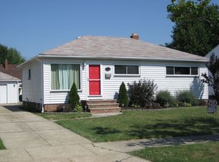4713 Autumn Ln, Brooklyn, OH