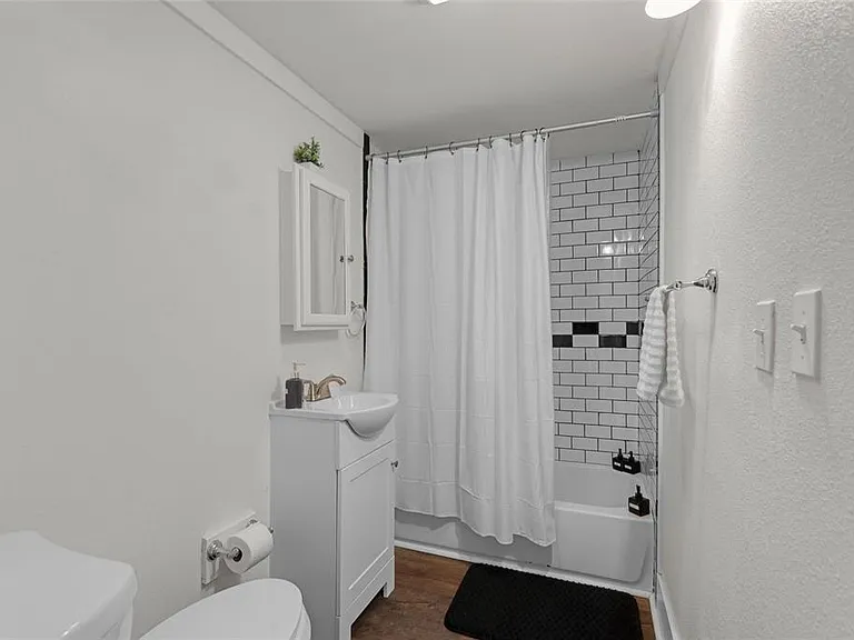 730 Johnson Ave — Photo 10