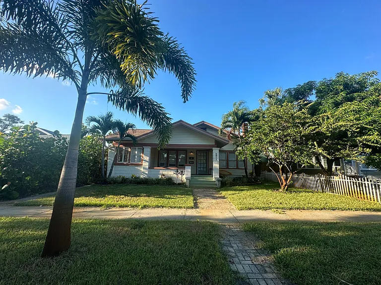 front of main house, please note the listing is for the fully separated mother in law apartment