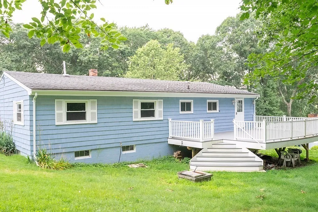 3 bed, 1.5 bath, 1532 sqft, $2,850 — Photo 2