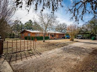 499 Hays St, Dripping Springs, TX 78620