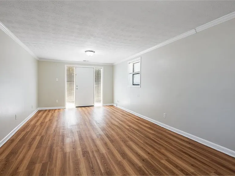 1947 Farris Dr — Photo 23
