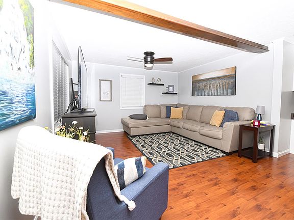 4th image of 204 Peach St