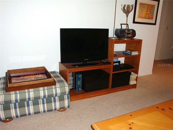 3rd image of 312 Woodlake Wynde