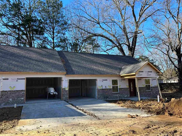 137 Ester Dr, Martin, TN 38237