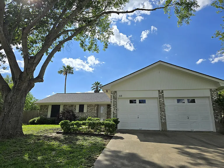 113 W Harbor Dr — Photo 3