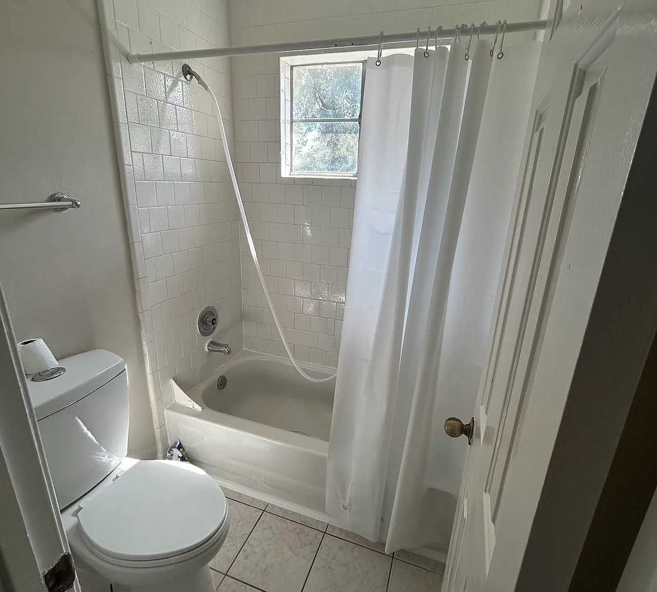 4 bed, 2.5 bath, 2368 sqft, $1,500 — Photo 3