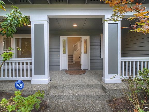 Covered front porch. >
