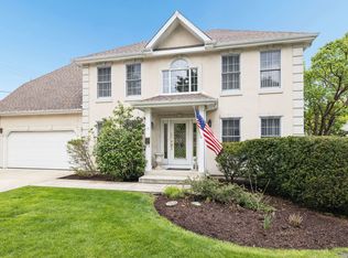 15 S Grant St, Westmont, IL 60559