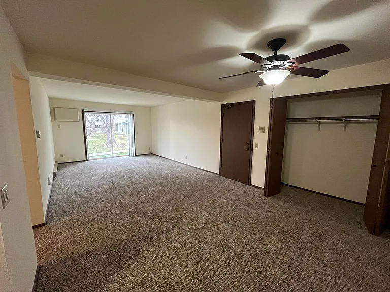 High Point Commons Apartments — Photo 29