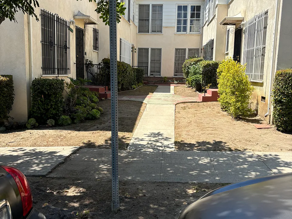1121 S Sierra Bonita Ave #1121