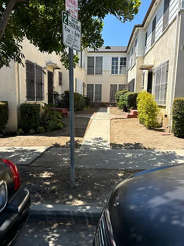 1121 S Sierra Bonita Ave #1121 Photo 1