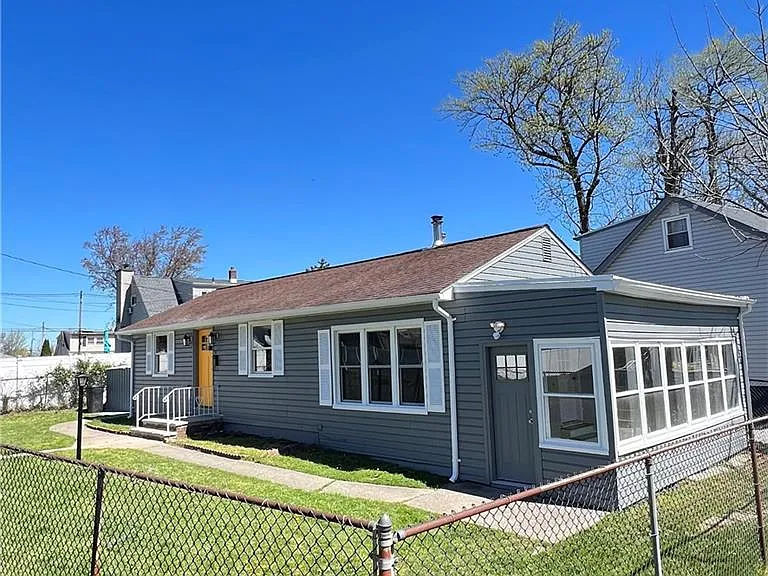 10 Lake Ave — Photo 3