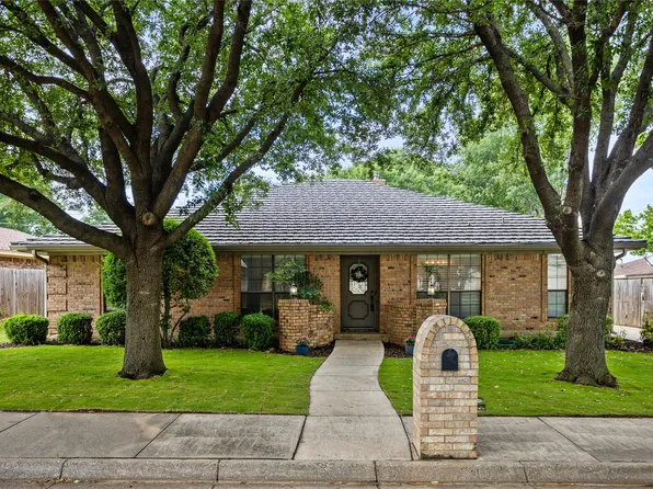 2720 Margaret Dr, Arlington, TX 76012