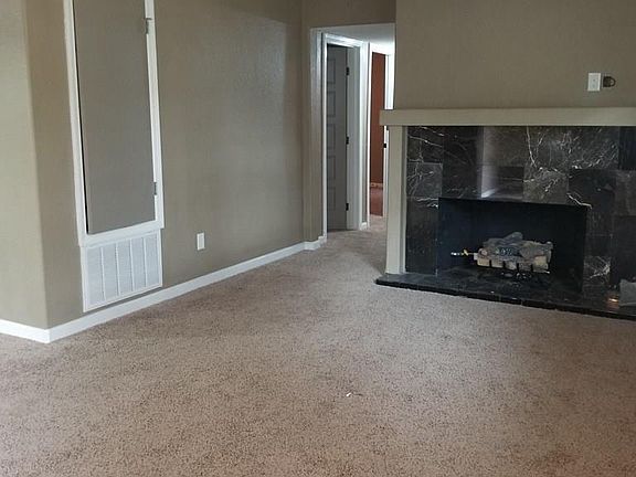 5th image of 1105 E Texar Dr