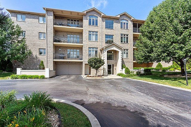 1st image of 18650 Pine Lake Dr APT 1C