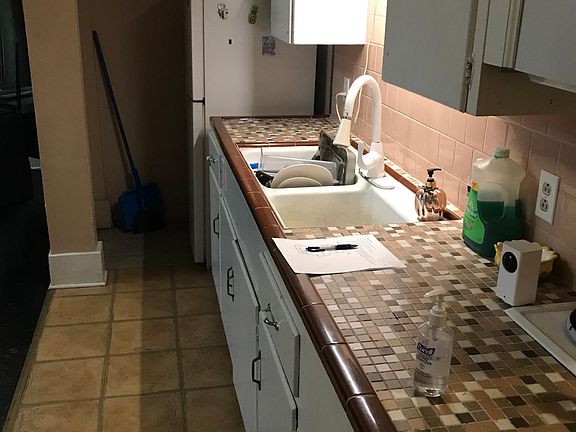 2nd image of 1819 Broadway St #1