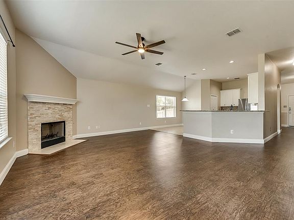 5th image of 13729 Village Vista Dr