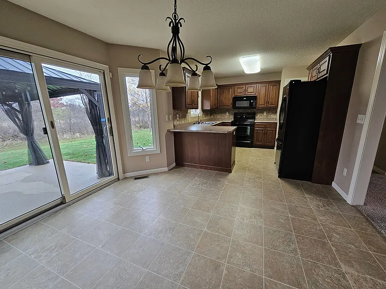 8401 Backwater Dr — Photo 6