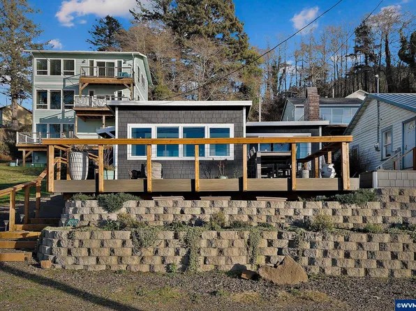 42995 Pacific Dr, Cloverdale, OR 97112