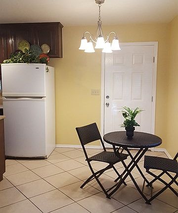 4th image of 403 S 48th Ln APT 1