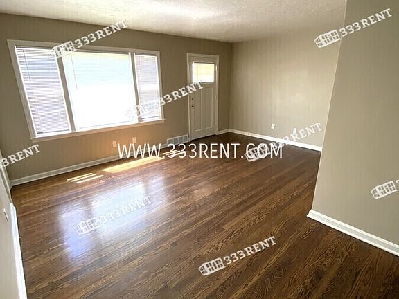 2nd image of 124 W 85th St