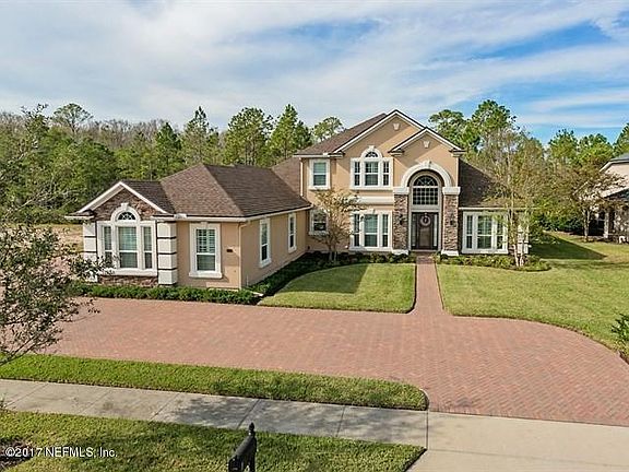 2nd image of 160 Bermuda Greens Ave