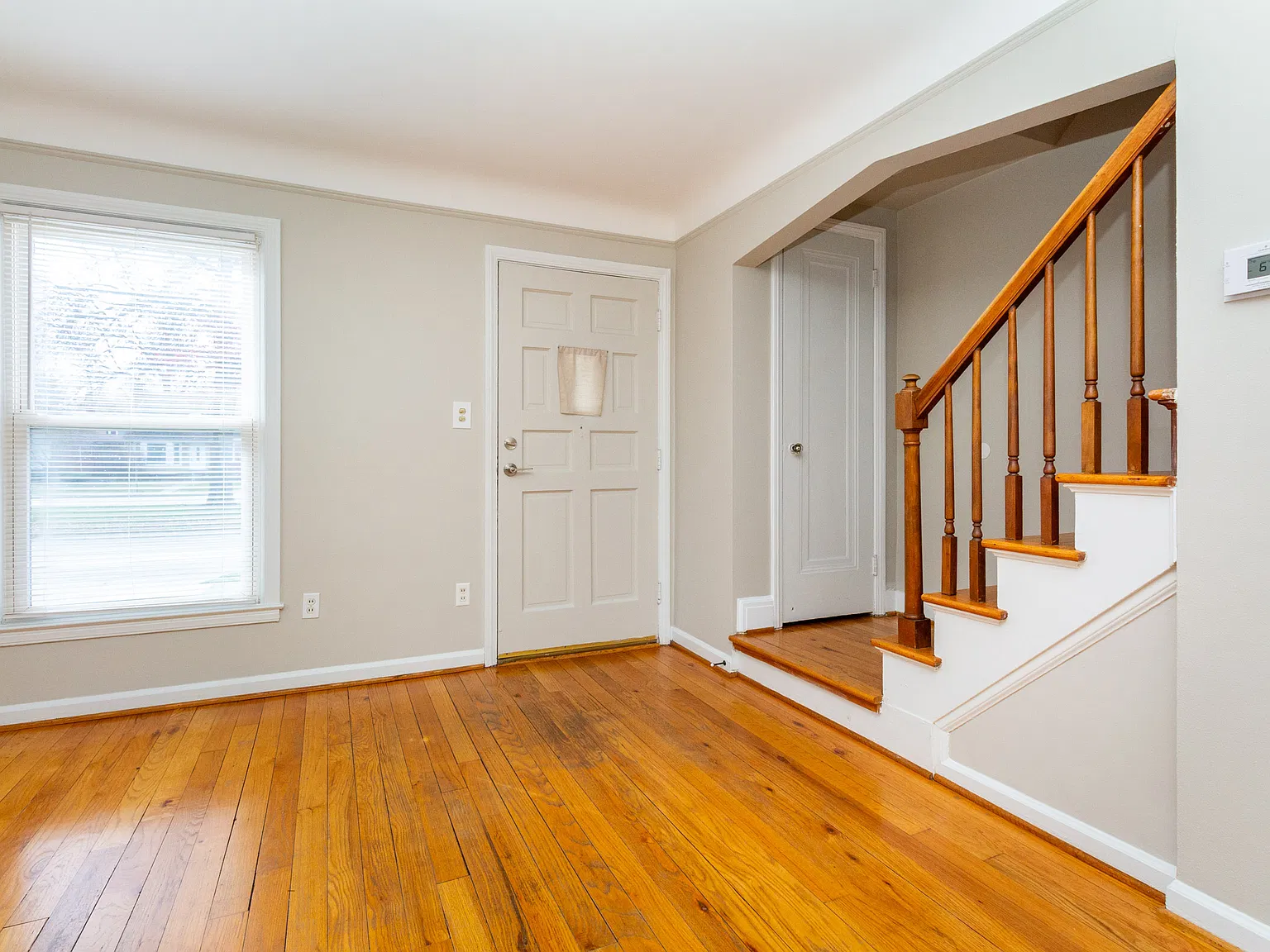 2 bed, 900 sqft, $1,950 — Photo 3