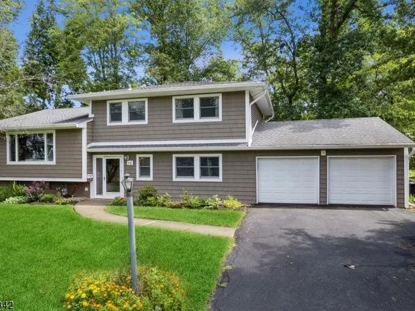 64 Twin Oaks Oval, Springfield Twp., NJ 07081