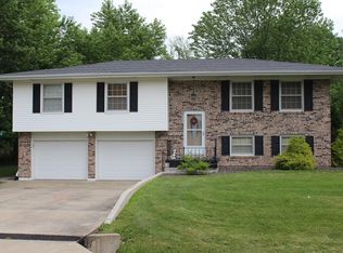 1502 Englewood Dr, Macon, MO 63552