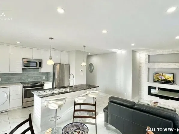 12 Flowertown Ave #A100, Brampton, ON L6X 2J9