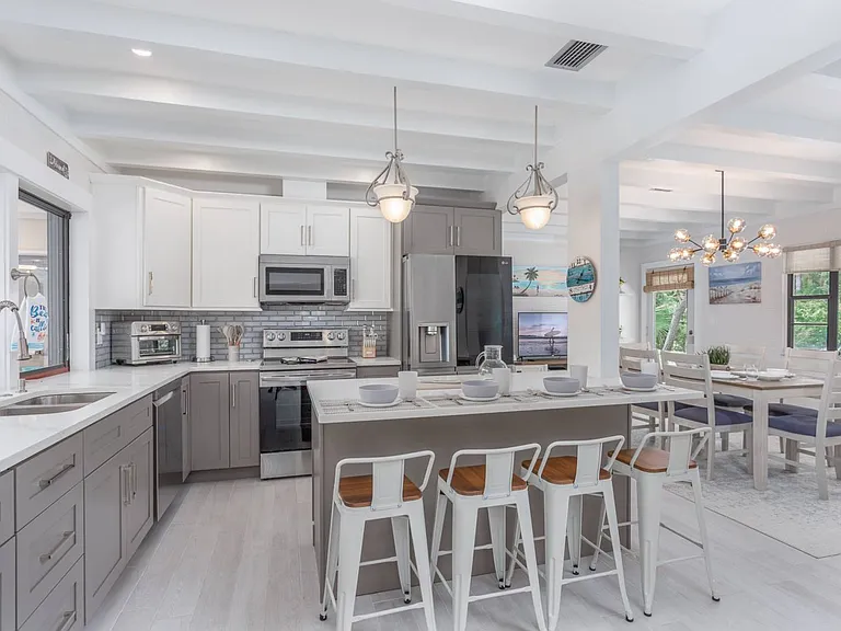 5005 Commonwealth Dr — Photo 12