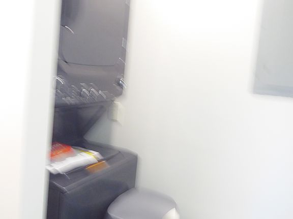 3rd image of 209 N Bigby Dr