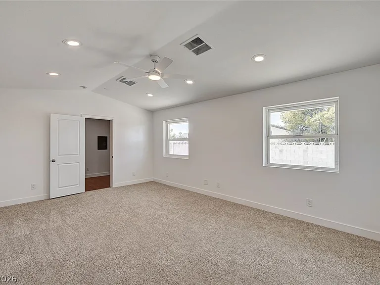 1580 Quarter Horse Dr — Photo 35