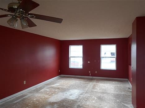 5th image of 414 Oak Breeze Dr